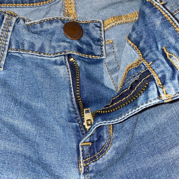 Bullhead Brand Mid Rise Jegging - Picture 5 of 7